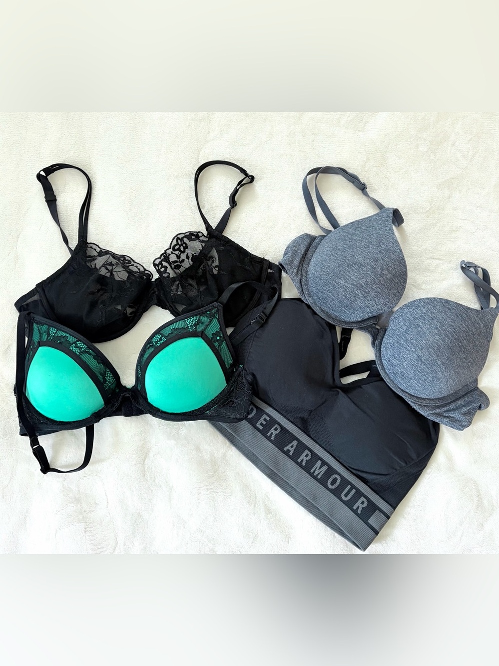 👗 BUNDLE of 4 Bras Size M